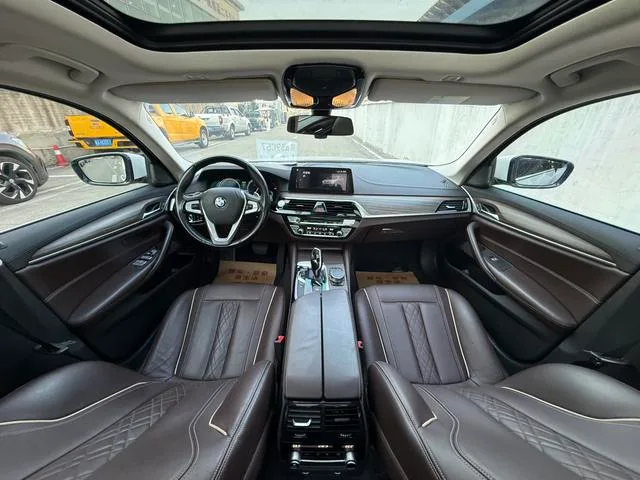BMW 5 Series 2018 Restyling 530Li Premium Class Luxury Set interior photo 14 BMW 5 Series 2018 Restyling 530Li Premium Class Luxury Set interior photo 14