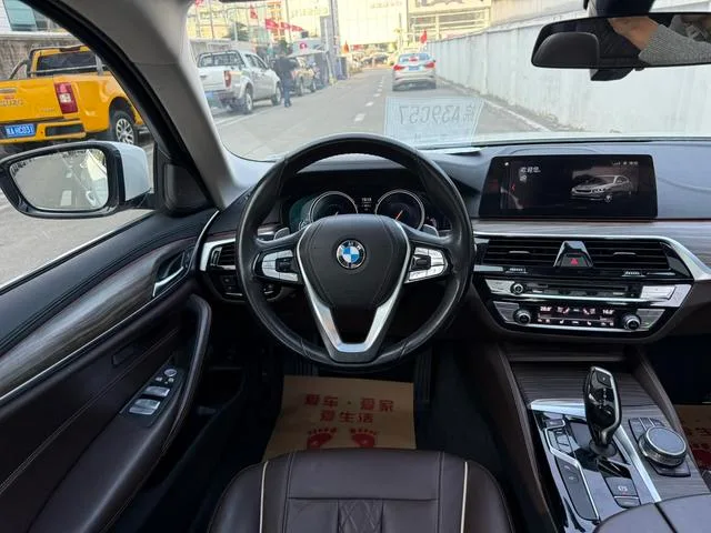 BMW 5 Series 2018 Restyling 530Li Premium Class Luxury Set interior photo 15 BMW 5 Series 2018 Restyling 530Li Premium Class Luxury Set interior photo 15