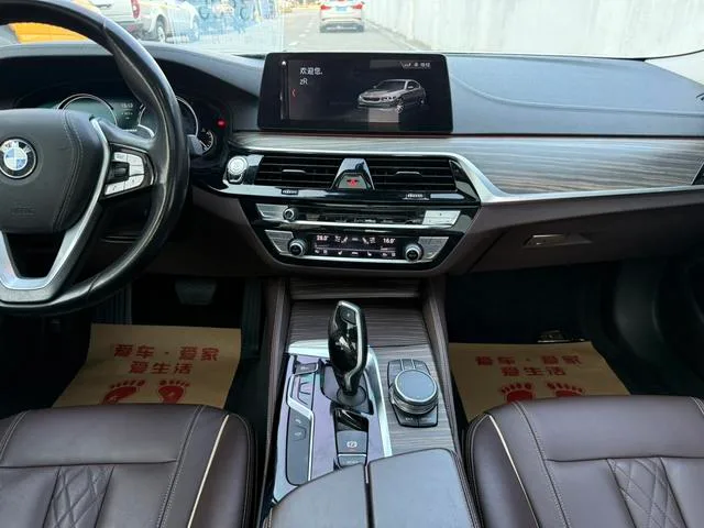 BMW 5 Series 2018 Restyling 530Li Premium Class Luxury Set interior photo 16 BMW 5 Series 2018 Restyling 530Li Premium Class Luxury Set interior photo 16