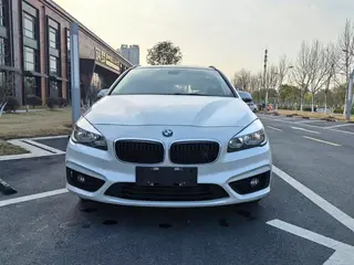 BMW 2 Series Touring 2016 218i Estilo de moda exterior foto 2 BMW 2 Series Touring 2016 218i Estilo de moda exterior foto 2
