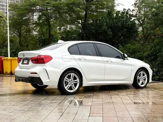 BMW 1 Series 2019 118i M Спортивный костюм экстерьер фото 6 BMW 1 Series 2019 118i M Спортивный костюм экстерьер фото 6