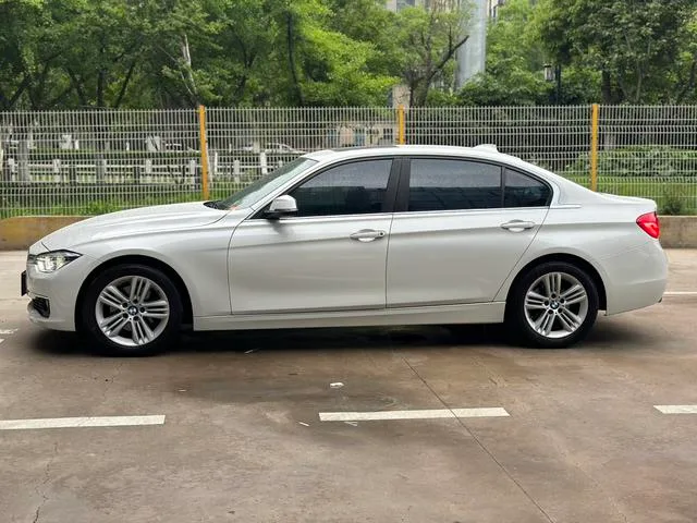 BMW 3 Series 2017 320Li Fashionable exterior photo 3