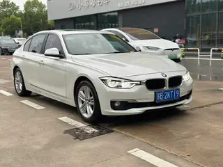 BMW 3 Series 2017 320Li Fashionable exterior photo 4