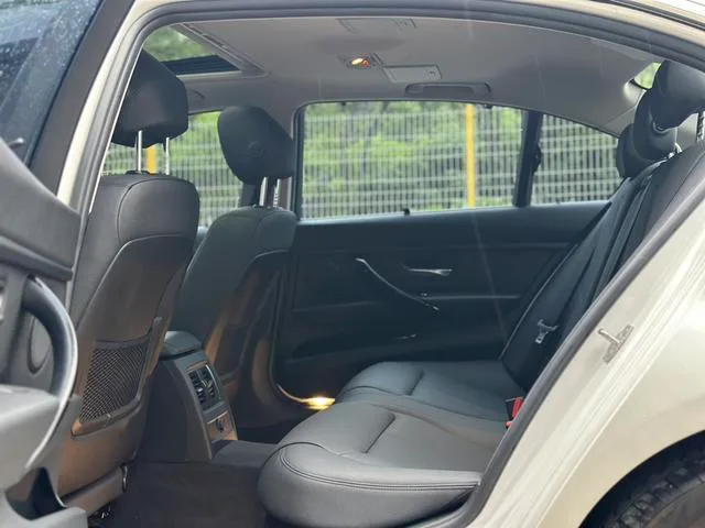 BMW 3 Series 2017 320Li Fashionable interior photo 9