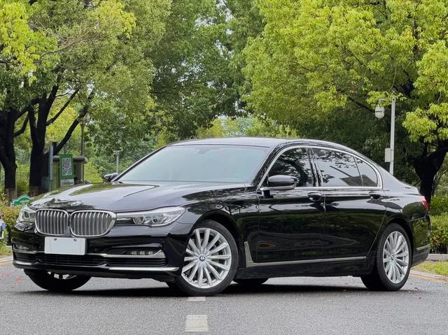 BMW 7 Series 2018 730Li Leading Type Excellence Set exterior photo 1 BMW 7 Series 2018 730Li Leading Type Excellence Set exterior photo 1