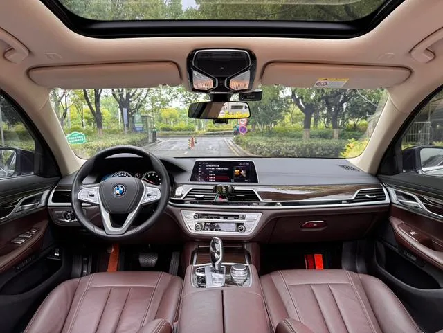 BMW 7 Series 2018 730Li Leading Type Excellence Set exterior photo 4 BMW 7 Series 2018 730Li Leading Type Excellence Set exterior photo 4