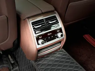 BMW 7 Series 2018 730Li Leading Type Excellence Set interior photo 12 BMW 7 Series 2018 730Li Leading Type Excellence Set interior photo 12
