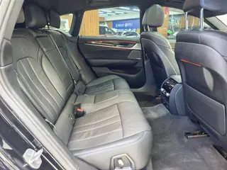 BMW 6 Series GT 2019 630i M Sports suit interior photo 12 BMW 6 Series GT 2019 630i M Sports suit interior photo 12