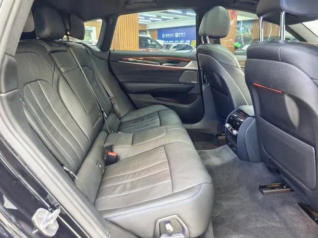 BMW 6 Series GT 2019 630i M Sports suit interior photo 12 BMW 6 Series GT 2019 630i M Sports suit interior photo 12