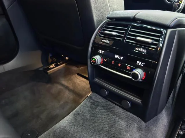 BMW 6 Series GT 2019 630i M Sports suit interior photo 13 BMW 6 Series GT 2019 630i M Sports suit interior photo 13