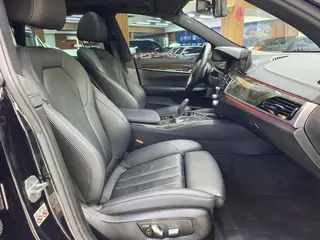 BMW 6 Series GT 2019 630i M Sports suit interior photo 15 BMW 6 Series GT 2019 630i M Sports suit interior photo 15