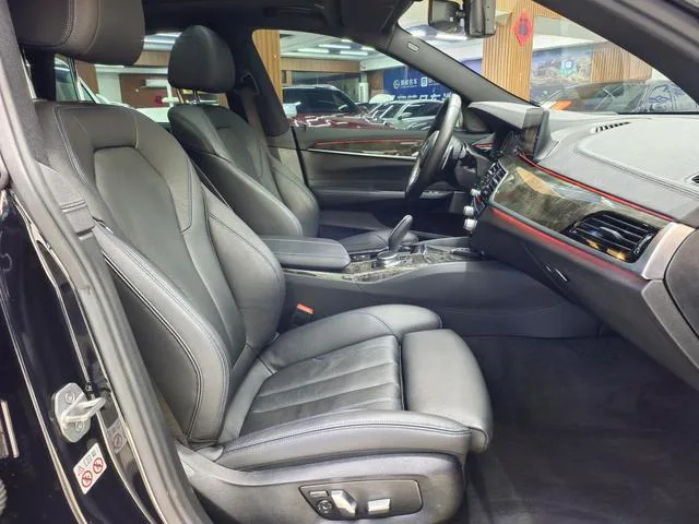 BMW 6 Series GT 2019 630i M Sports suit interior photo 15 BMW 6 Series GT 2019 630i M Sports suit interior photo 15