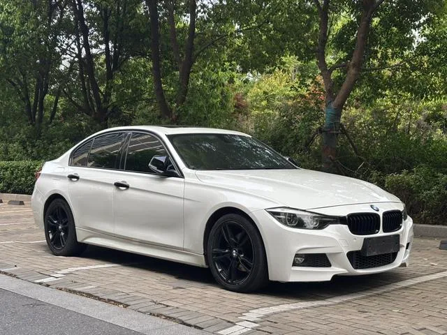 BMW 3 Series 2019 320i M Sports Obsidian Night Edition exterior photo 3 BMW 3 Series 2019 320i M Sports Obsidian Night Edition exterior photo 3