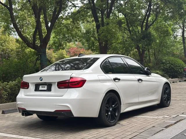 BMW 3 Series 2019 320i M Sports Obsidian Night Edition exterior photo 4 BMW 3 Series 2019 320i M Sports Obsidian Night Edition exterior photo 4