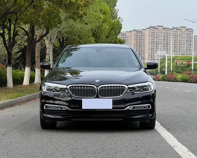 BMW 5 Series 2018 530Li Premium Class Luxury Set exterior photo 2 BMW 5 Series 2018 530Li Premium Class Luxury Set exterior photo 2