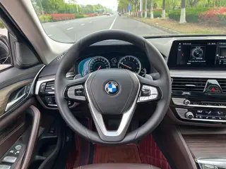 BMW 5 Series 2018 530Li Premium Class Luxury Set interior photo 12 BMW 5 Series 2018 530Li Premium Class Luxury Set interior photo 12