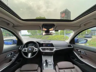 BMW 3 Series 2020 Модификация 325i M Спортивный ночной костюм интерьер фото 6 BMW 3 Series 2020 Модификация 325i M Спортивный ночной костюм интерьер фото 6