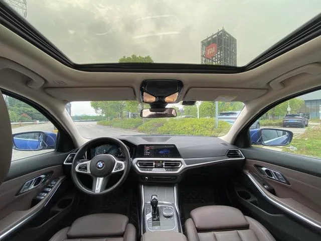 BMW 3 Series 2020 Модификация 325i M Спортивный ночной костюм интерьер фото 6 BMW 3 Series 2020 Модификация 325i M Спортивный ночной костюм интерьер фото 6