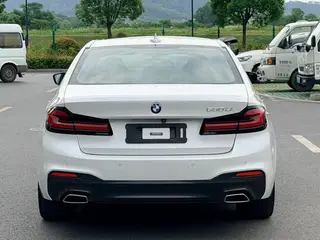 BMW 5 Series 2018 Restyling 530Li Leading Type M Sports suit exterior photo 5 BMW 5 Series 2018 Restyling 530Li Leading Type M Sports suit exterior photo 5