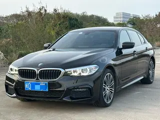 BMW 5 Series 2019 530Li Líder M Conjunto deportivo exterior foto 1 BMW 5 Series 2019 530Li Líder M Conjunto deportivo exterior foto 1