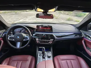 BMW 5 Series 2019 530Li Líder M Conjunto deportivo exterior foto 5 BMW 5 Series 2019 530Li Líder M Conjunto deportivo exterior foto 5