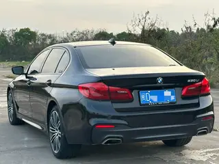 BMW 5 Series 2019 530Li Líder M Conjunto deportivo interior foto 7 BMW 5 Series 2019 530Li Líder M Conjunto deportivo interior foto 7