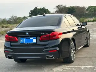 BMW 5 Series 2019 530Li Líder M Conjunto deportivo interior foto 9 BMW 5 Series 2019 530Li Líder M Conjunto deportivo interior foto 9