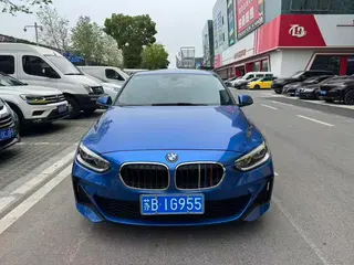 BMW 1 Series 2019 118i M Conjunto deportivo exterior foto 2 BMW 1 Series 2019 118i M Conjunto deportivo exterior foto 2