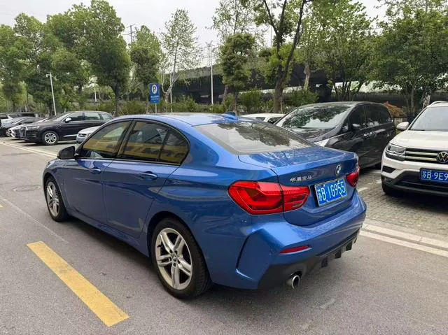 BMW 1 Series 2019 118i M Conjunto deportivo interior foto 11 BMW 1 Series 2019 118i M Conjunto deportivo interior foto 11