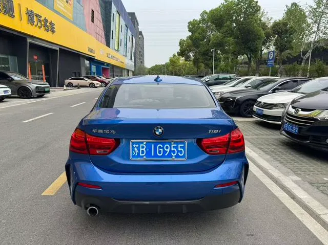 BMW 1 Series 2019 118i M Conjunto deportivo interior foto 13 BMW 1 Series 2019 118i M Conjunto deportivo interior foto 13