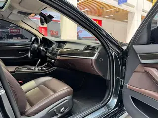 BMW 5 Series 2017 525Li Set de diseño de lujo interior foto 16 BMW 5 Series 2017 525Li Set de diseño de lujo interior foto 16