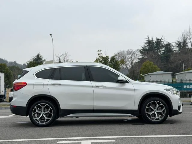 BMW X1 2019 sDrive18Li Premium Class exterior photo 4 BMW X1 2019 sDrive18Li Premium Class exterior photo 4