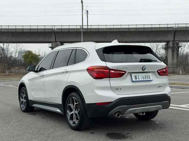 BMW X1 2019 sDrive18Li Premium Class exterior photo 5 BMW X1 2019 sDrive18Li Premium Class exterior photo 5
