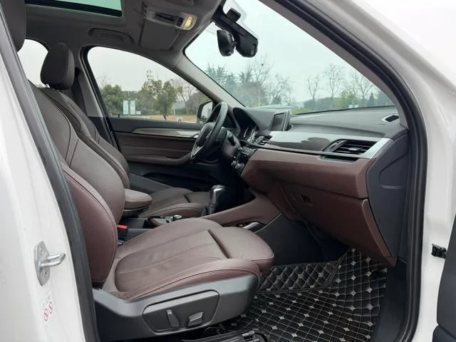 BMW X1 2019 sDrive18Li Premium Class interior photo 11 BMW X1 2019 sDrive18Li Premium Class interior photo 11