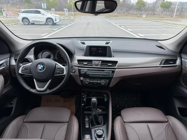 BMW X1 2019 sDrive18Li Premium Class interior photo 12 BMW X1 2019 sDrive18Li Premium Class interior photo 12