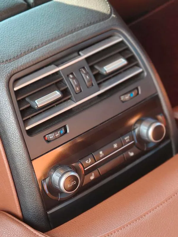 BMW 6 Series 2013 Reforma 640i Gran Coupe interior foto 8 BMW 6 Series 2013 Reforma 640i Gran Coupe interior foto 8