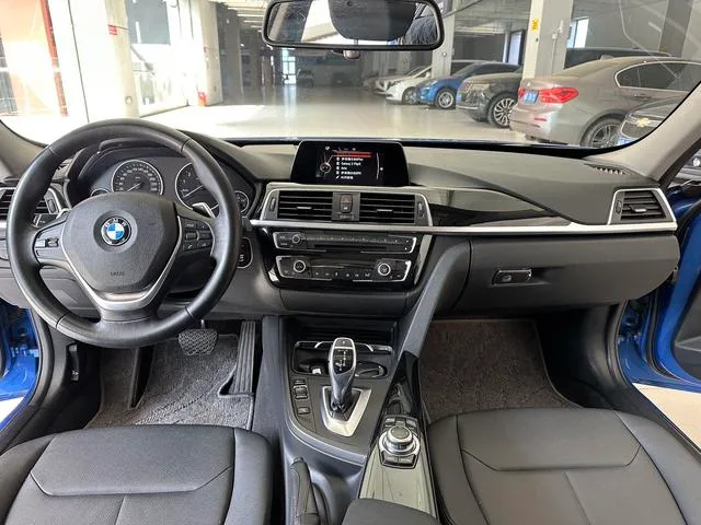 BMW 3 Series 2017 320Li M Sporty exterior photo 6 BMW 3 Series 2017 320Li M Sporty exterior photo 6