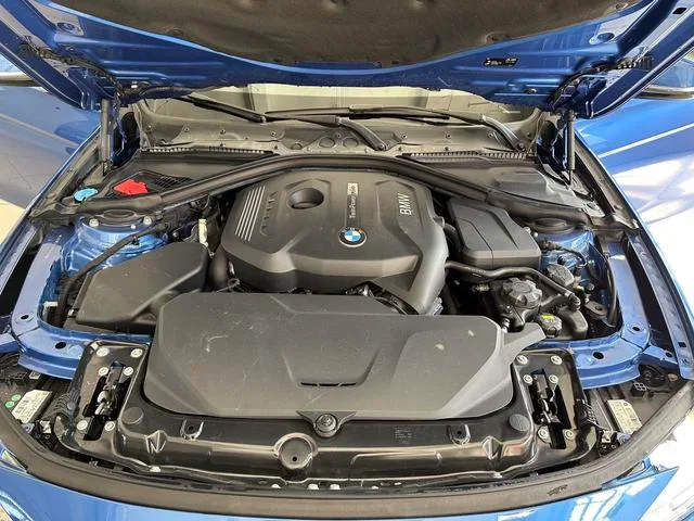 BMW 3 Series 2017 320Li M Sporty interior photo 9 BMW 3 Series 2017 320Li M Sporty interior photo 9