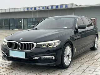 BMW 5 Series 2018 525Li Traje de lujo exterior foto 1 BMW 5 Series 2018 525Li Traje de lujo exterior foto 1