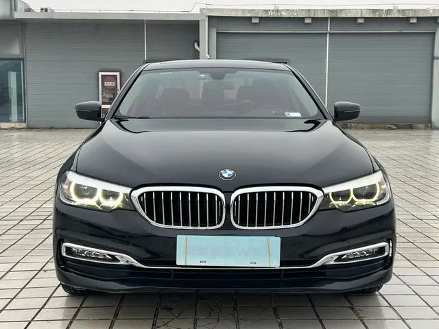 BMW 5 Series 2018 525Li Traje de lujo exterior foto 2 BMW 5 Series 2018 525Li Traje de lujo exterior foto 2