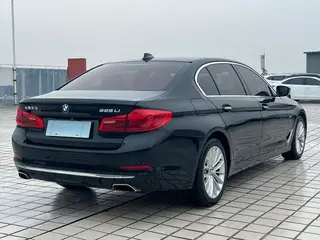 BMW 5 Series 2018 525Li Traje de lujo interior foto 6 BMW 5 Series 2018 525Li Traje de lujo interior foto 6