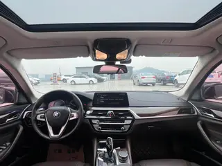 BMW 5 Series 2018 525Li Traje de lujo interior foto 7 BMW 5 Series 2018 525Li Traje de lujo interior foto 7