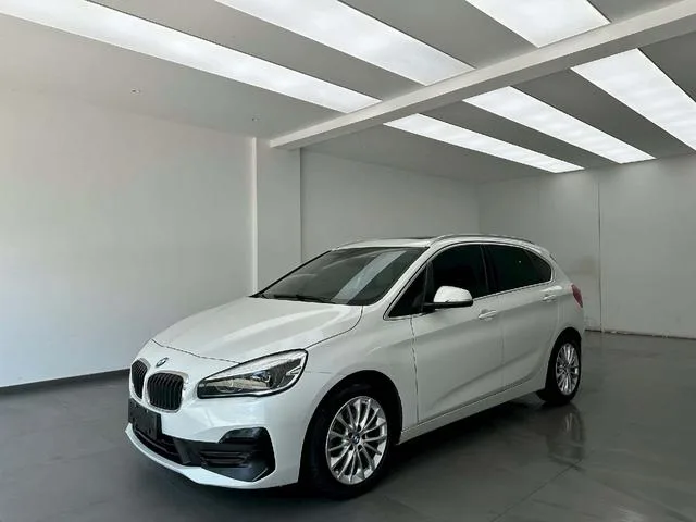 BMW 2 Series Touring 2019 218i Líder exterior foto 1 BMW 2 Series Touring 2019 218i Líder exterior foto 1