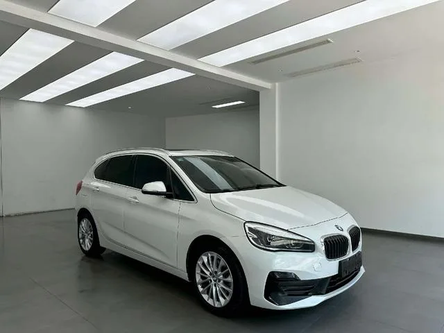 BMW 2 Series Touring 2019 218i Líder exterior foto 3 BMW 2 Series Touring 2019 218i Líder exterior foto 3