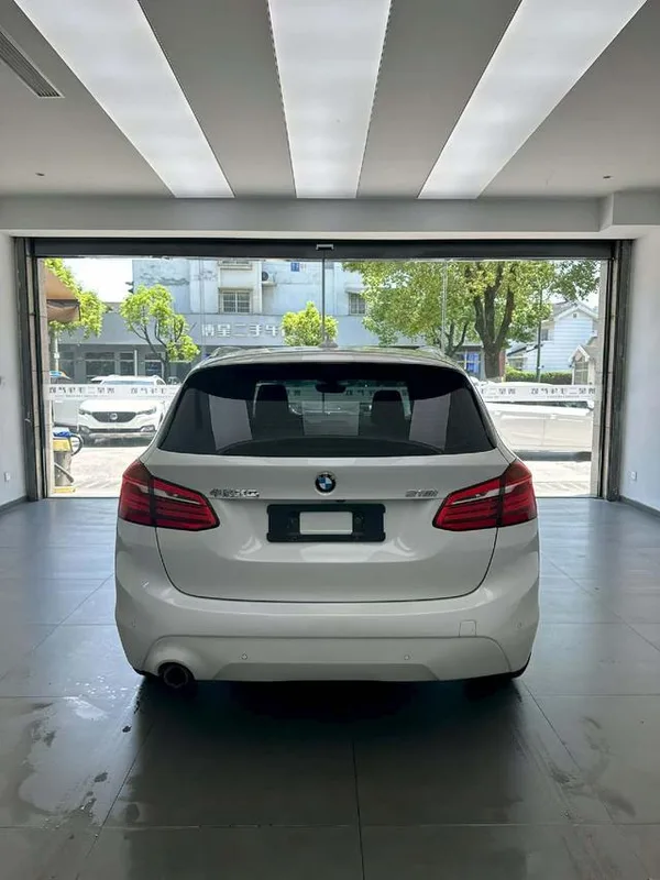 BMW 2 Series Touring 2019 218i Líder interior foto 8 BMW 2 Series Touring 2019 218i Líder interior foto 8