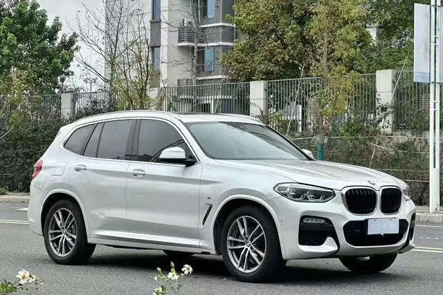 BMW X3 2019 xDrive28i M Sports suit exterior photo 3 BMW X3 2019 xDrive28i M Sports suit exterior photo 3