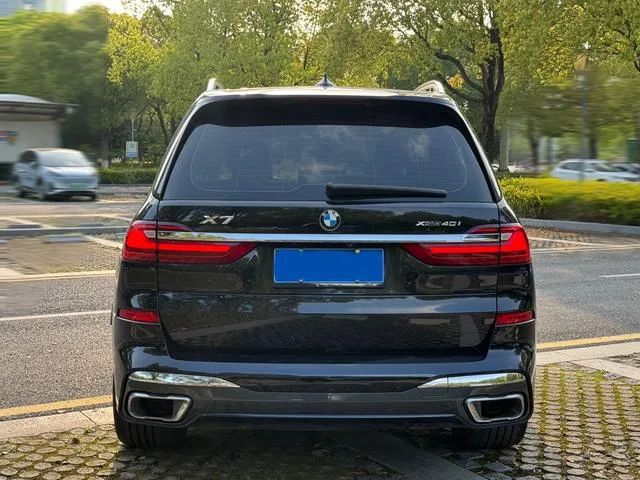 BMW X7 2021 xDrive40i Administrative M Sports suit exterior photo 5