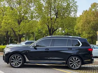 BMW X7 2021 xDrive40i Administrative M Sports suit exterior photo 6
