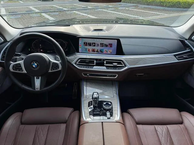 BMW X7 2021 xDrive40i Administrative M Sports suit exterior photo 7