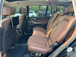 BMW X7 2021 xDrive40i Administrative M Sports suit interior photo 8